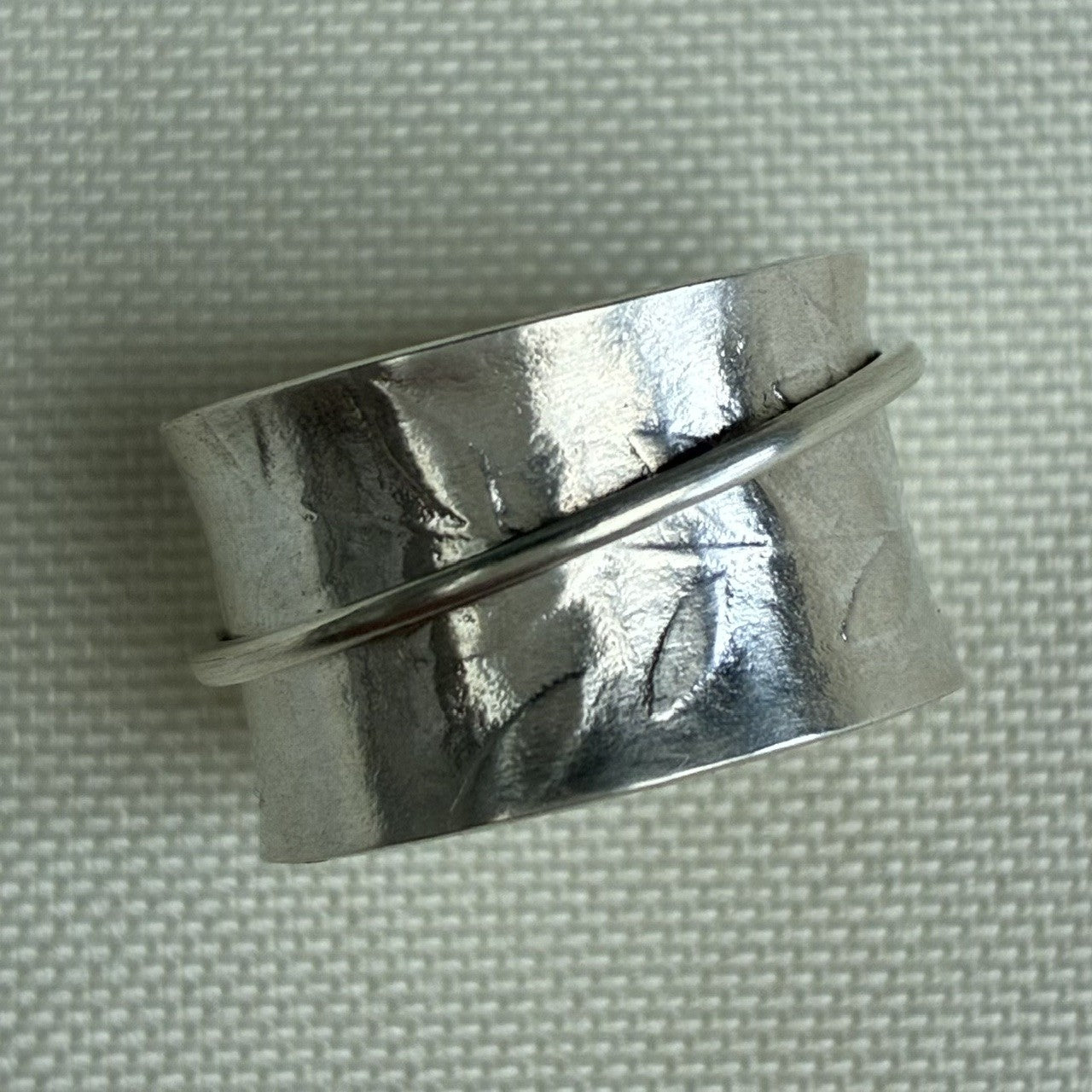 Spinning Ring with Leaf Texture