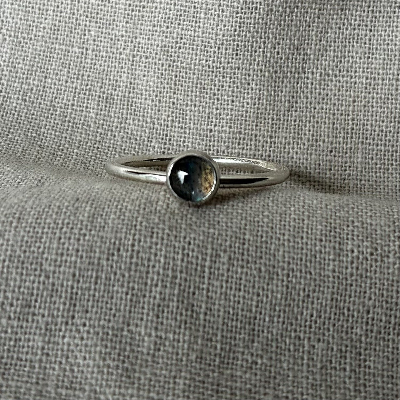Slim band ring with labradorite