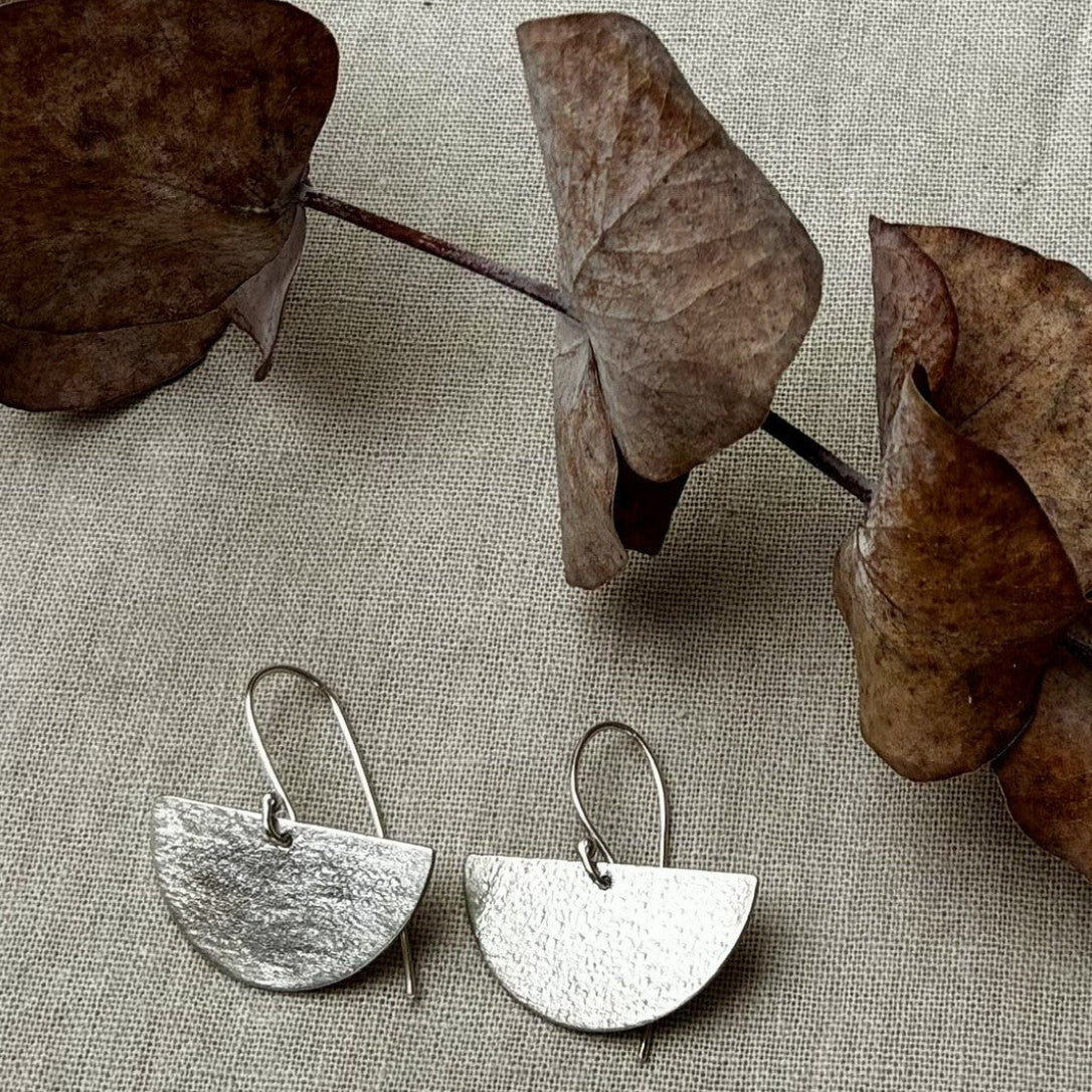 Half-moon textured dangle earirngs