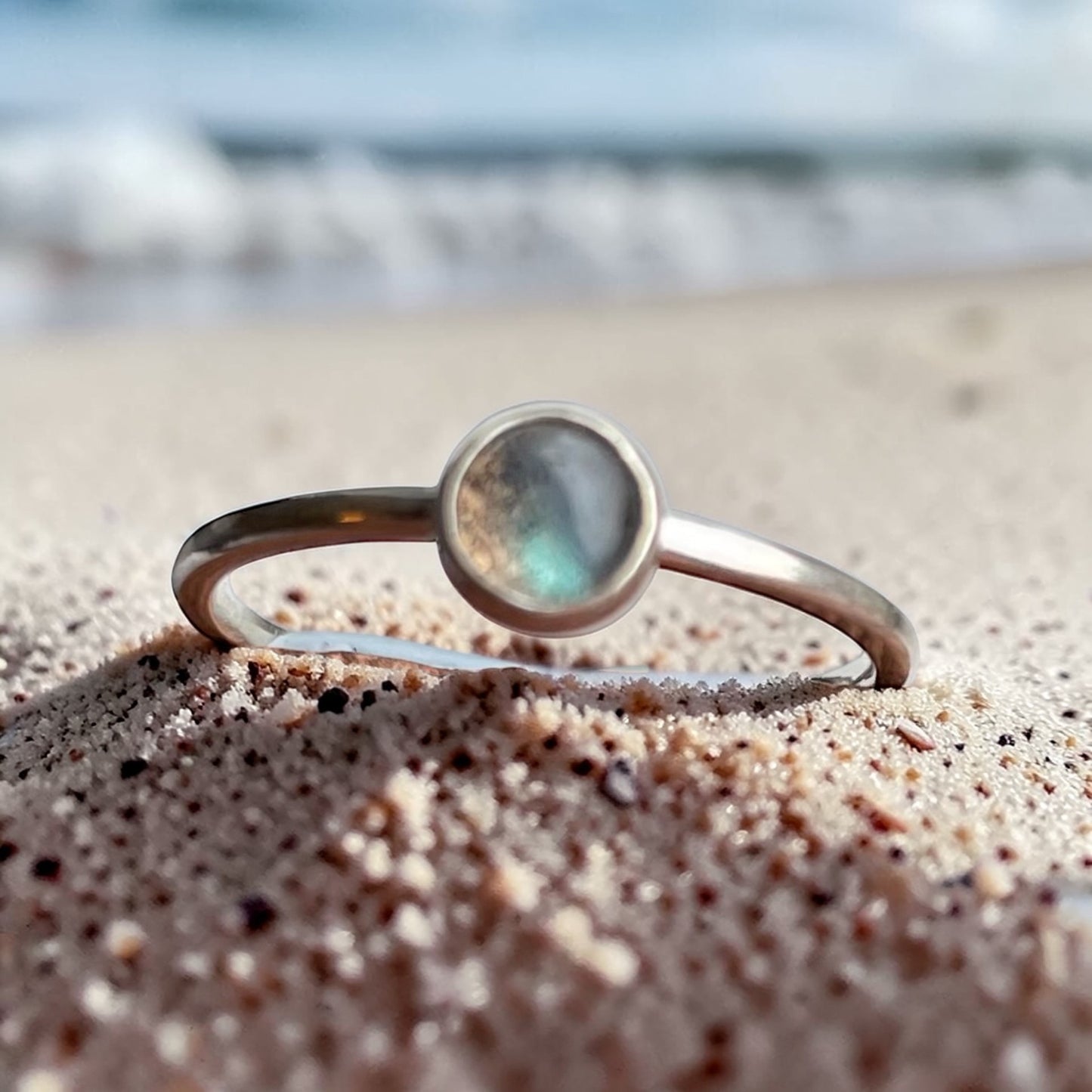 Slim band ring with labradorite